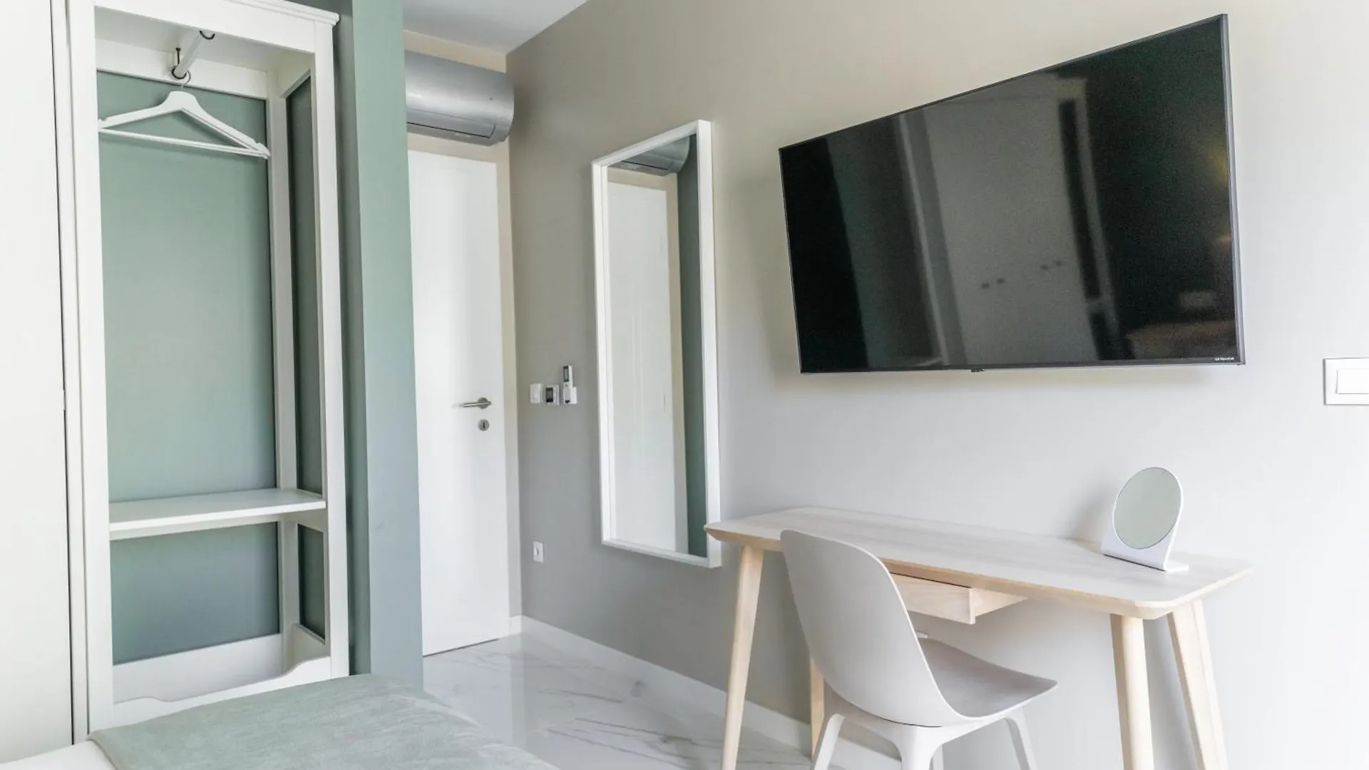 Villa Velebit - Luxury Apartment Steps Away From Adriatic Sea, With Private Pool And Stunning Views Vinjerac Croatia